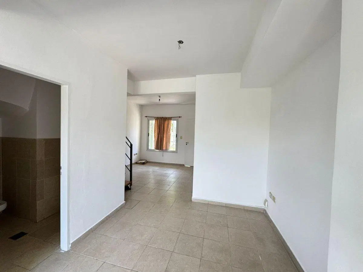 VENTA CASA DUPLEX 3 AMBIENTES, MERLO CENTRO 2