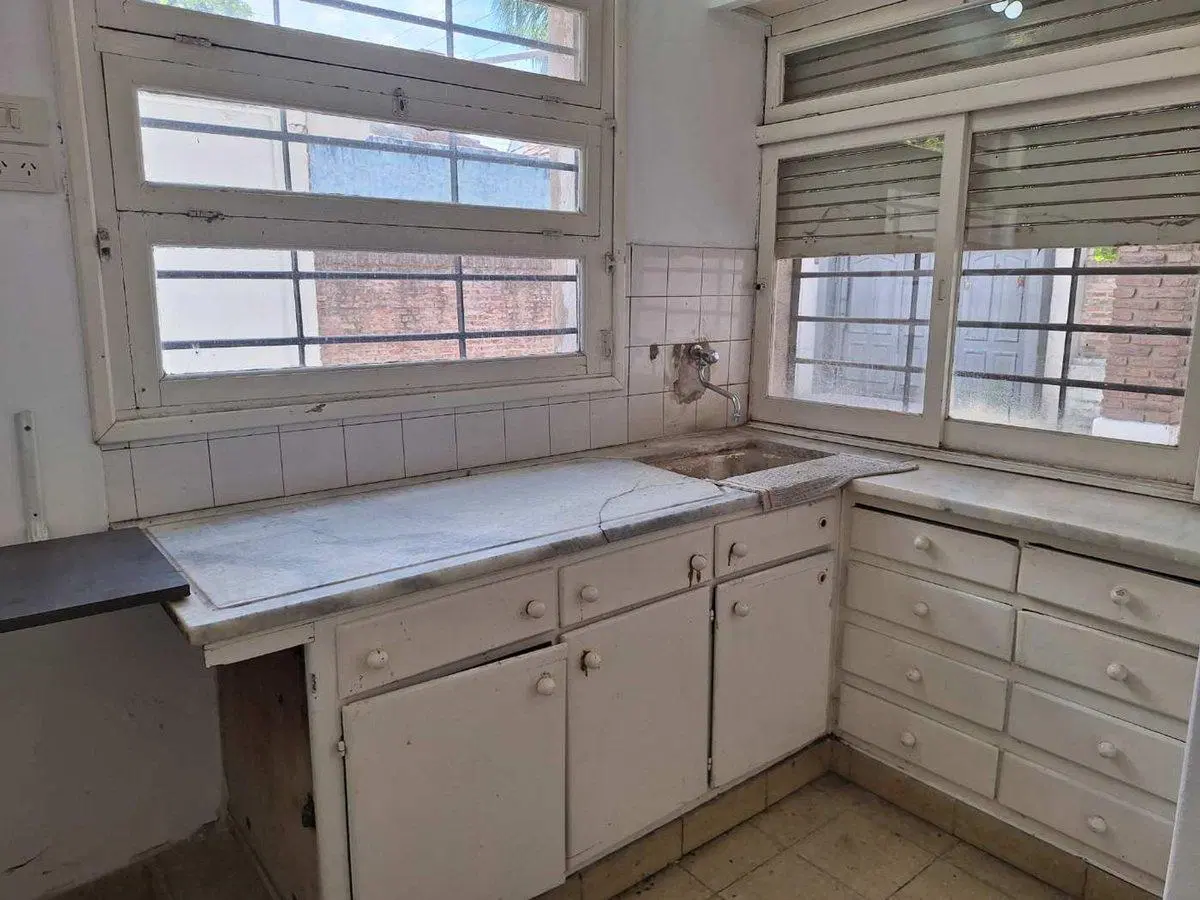 VENTA CASA 6 AMB JARDÍN COCHERAS MERLO PERMUTA 2