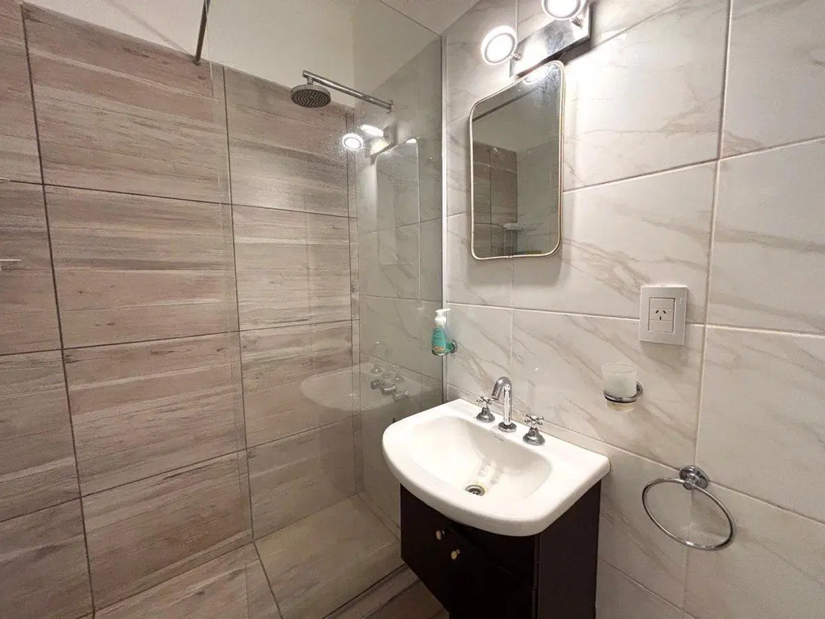 VENTA MONOAMBIENTE CASTELAR NORTE REFACCIONADO 2