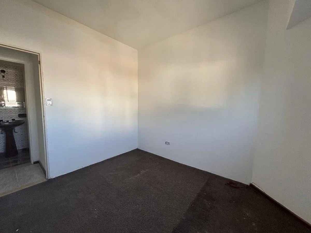 Venta depto 3 amb al frente Monte Castro 3