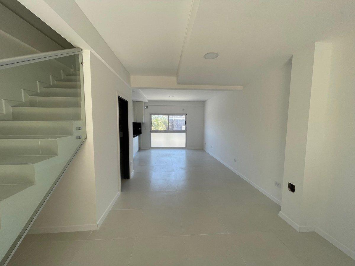 VENTA DPTO DUPLEX 3 AMB NUEVOS LOMAS DEL MIRADOR