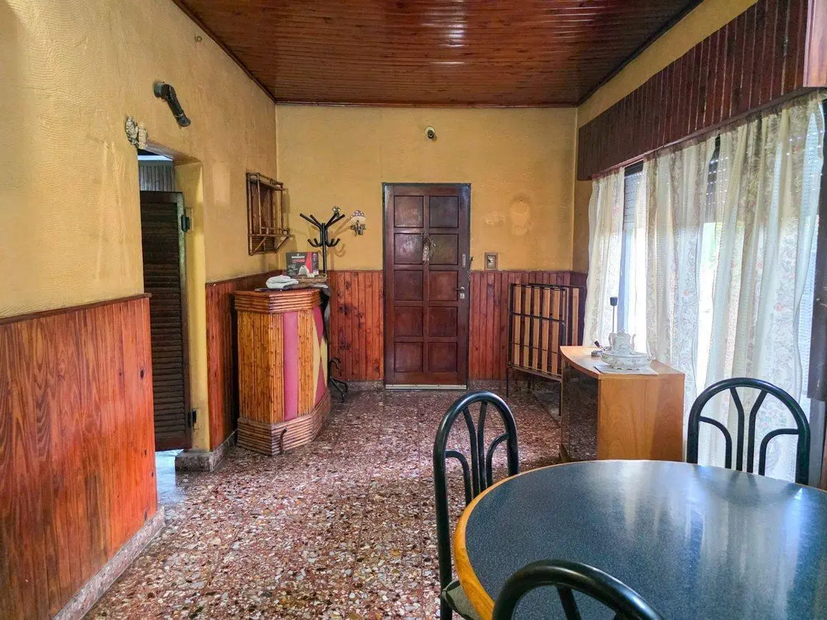 VENTA CASA 3 AMBIENTES COCHERA JARDIN LOMA HERMOSA 5