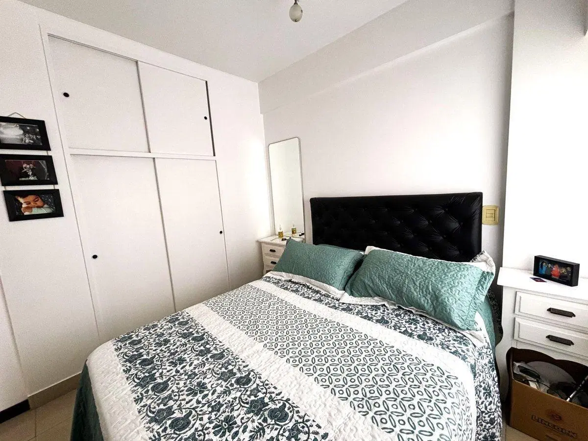 Venta 2 ambientes al frente con balcón  Devoto 4