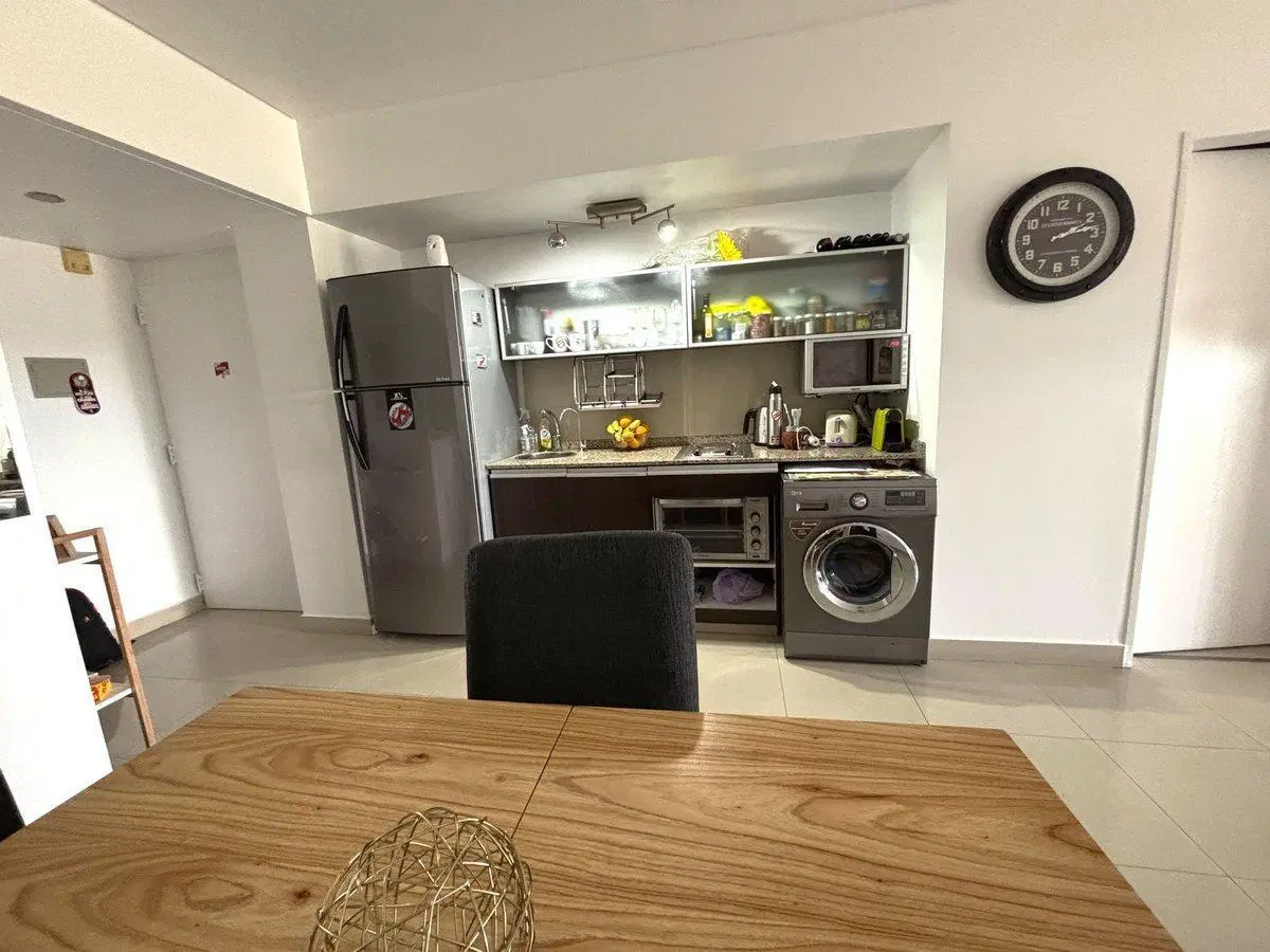 Venta 2 ambientes al frente con balcón  Devoto 2