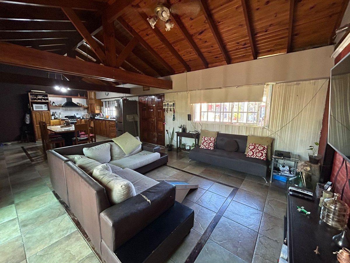 CASA ITUZAINGO LOTE 400M2 PILETA QUINCHO COCHERA