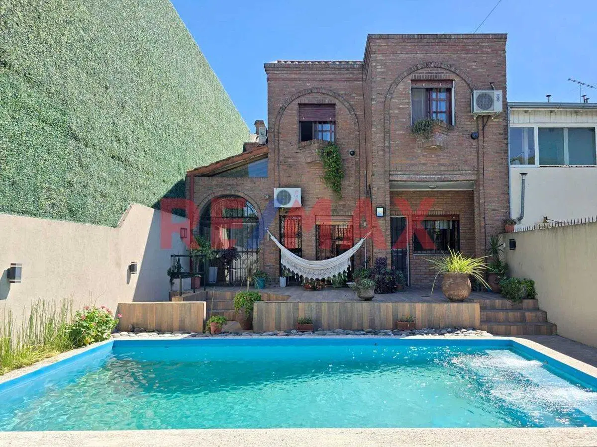 VENTA CASA  5 AMBIENTES  ITUZAINGO NORTE 2