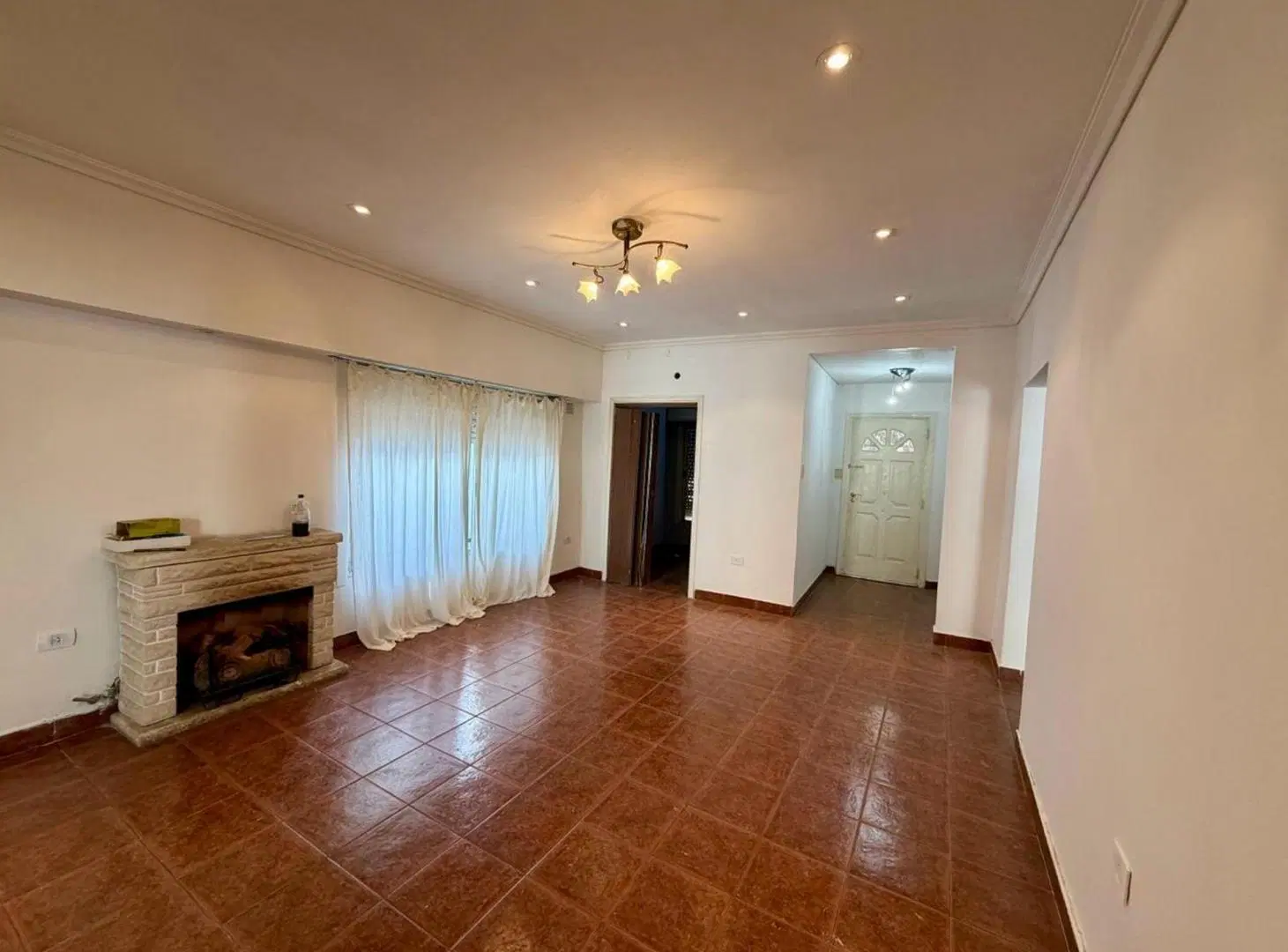 VENTA CASA 3 AMBIENTES CASTELAR SUR 2