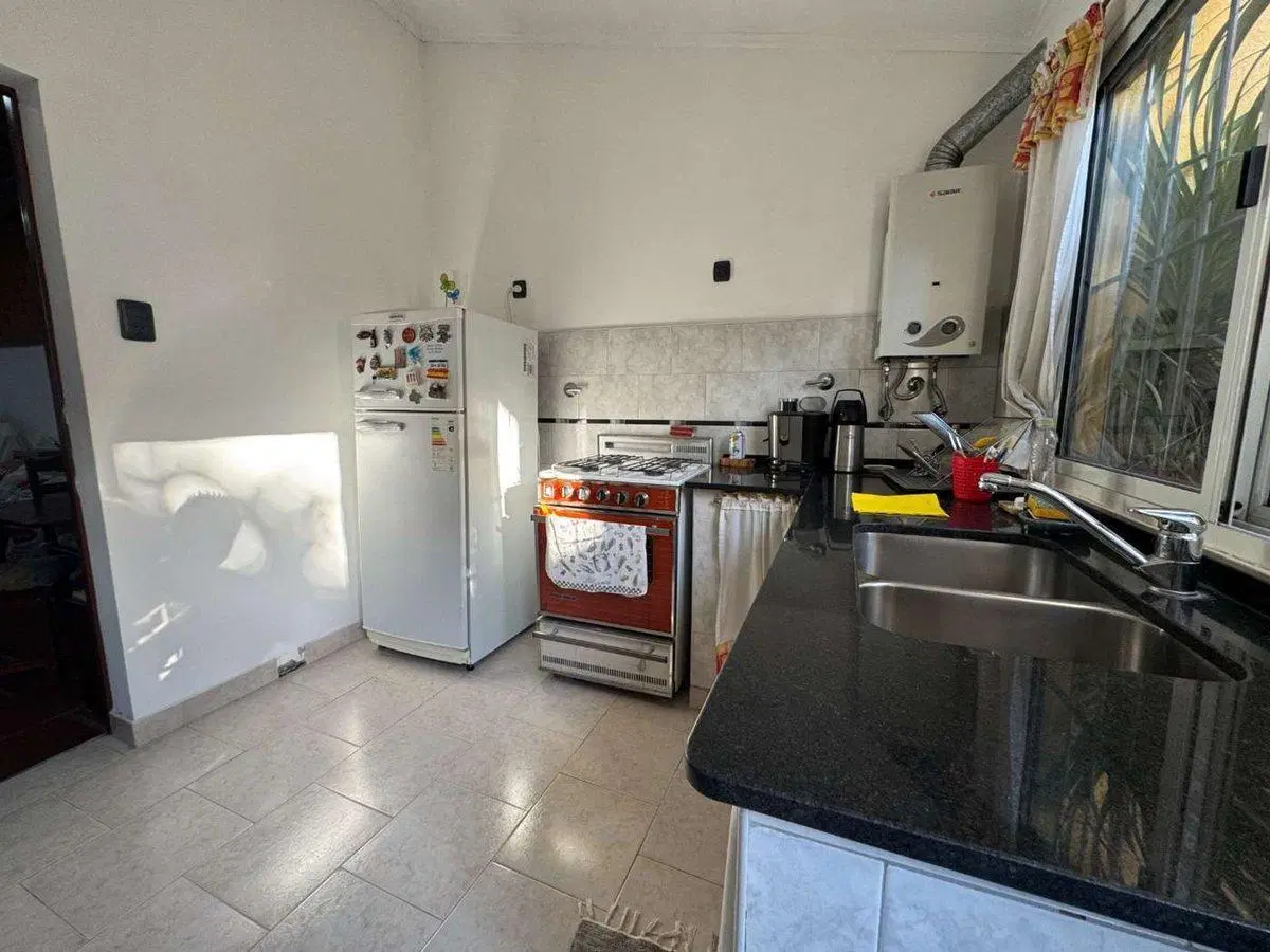 VENTA CASA 3 AMB Y DPTO 2 AMB LUZURIAGA COCHERA 4