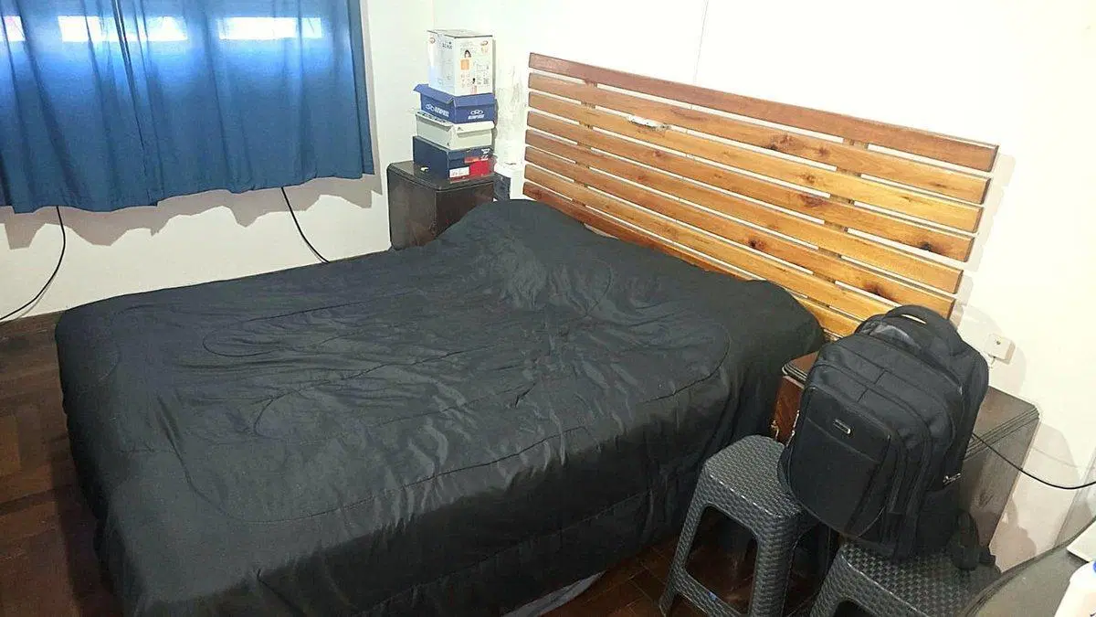 VENTA- CASA 3 AMB CON DEPTO 2AMB.- MORON 5