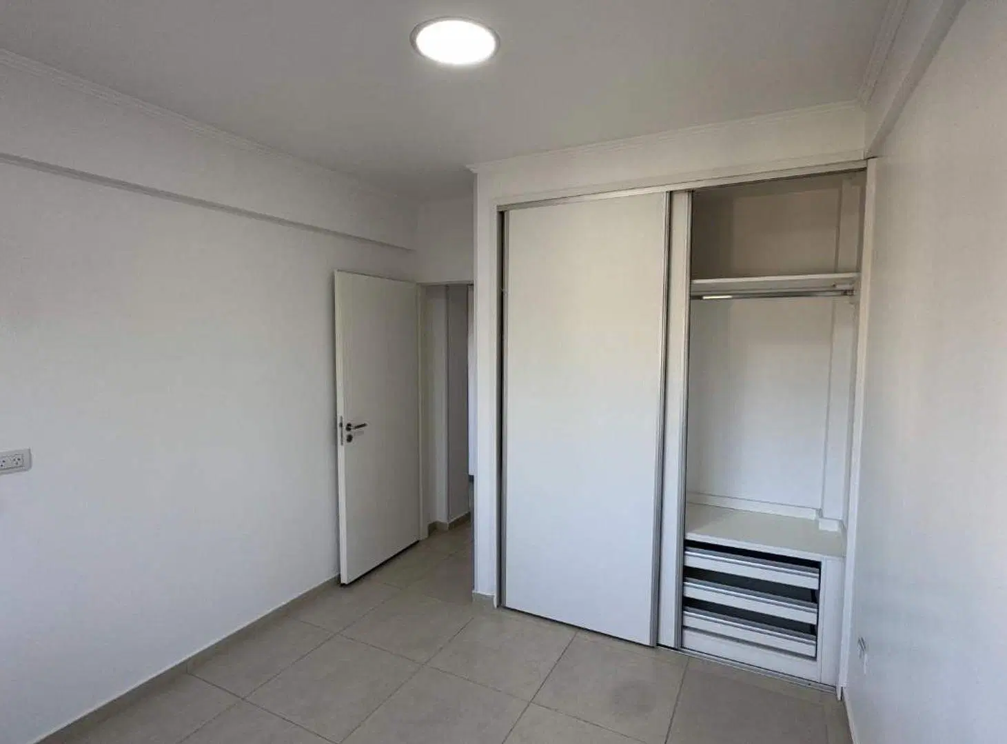 DEPARTAMENTO VENTA TRES AMB, COCHERA RAMOS MEJIA 5