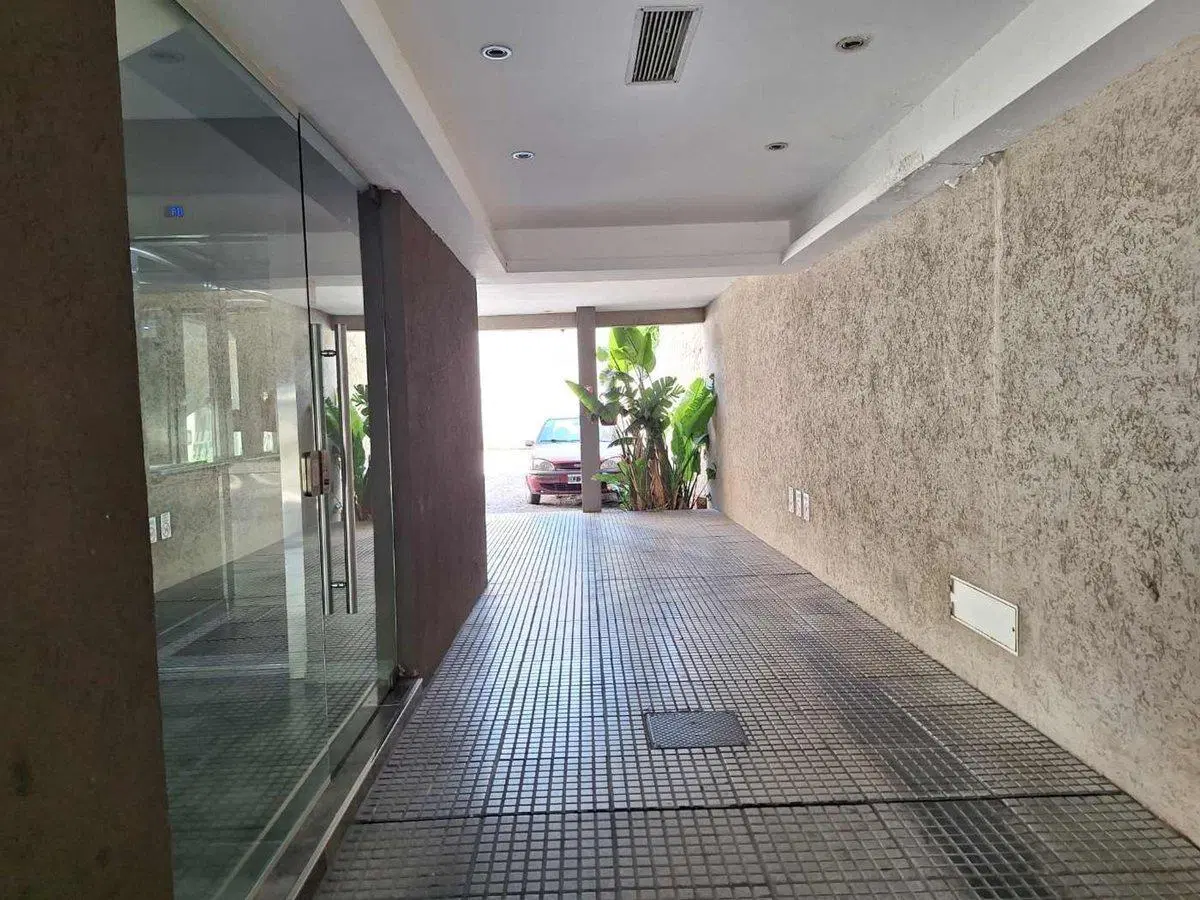VENTA MONOAMBIENTE BALCON AL FRENTE HAEDO NORTE 3