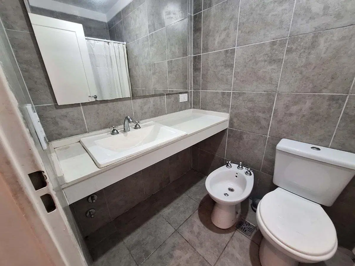 VENTA MONOAMBIENTE BALCON AL FRENTE HAEDO NORTE 2