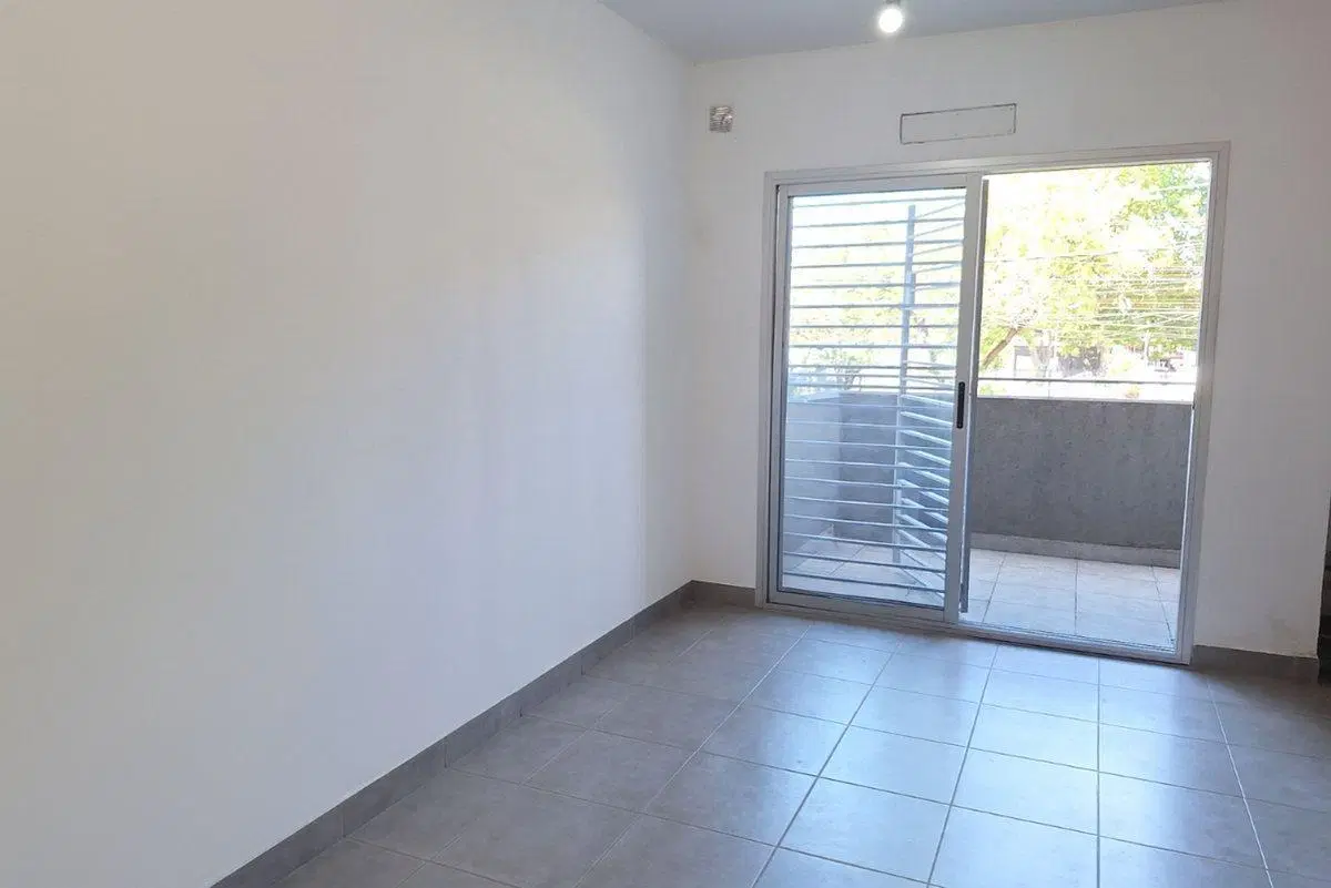 VENTA MONOAMBIENTE BALCON AL FRENTE HAEDO NORTE 4