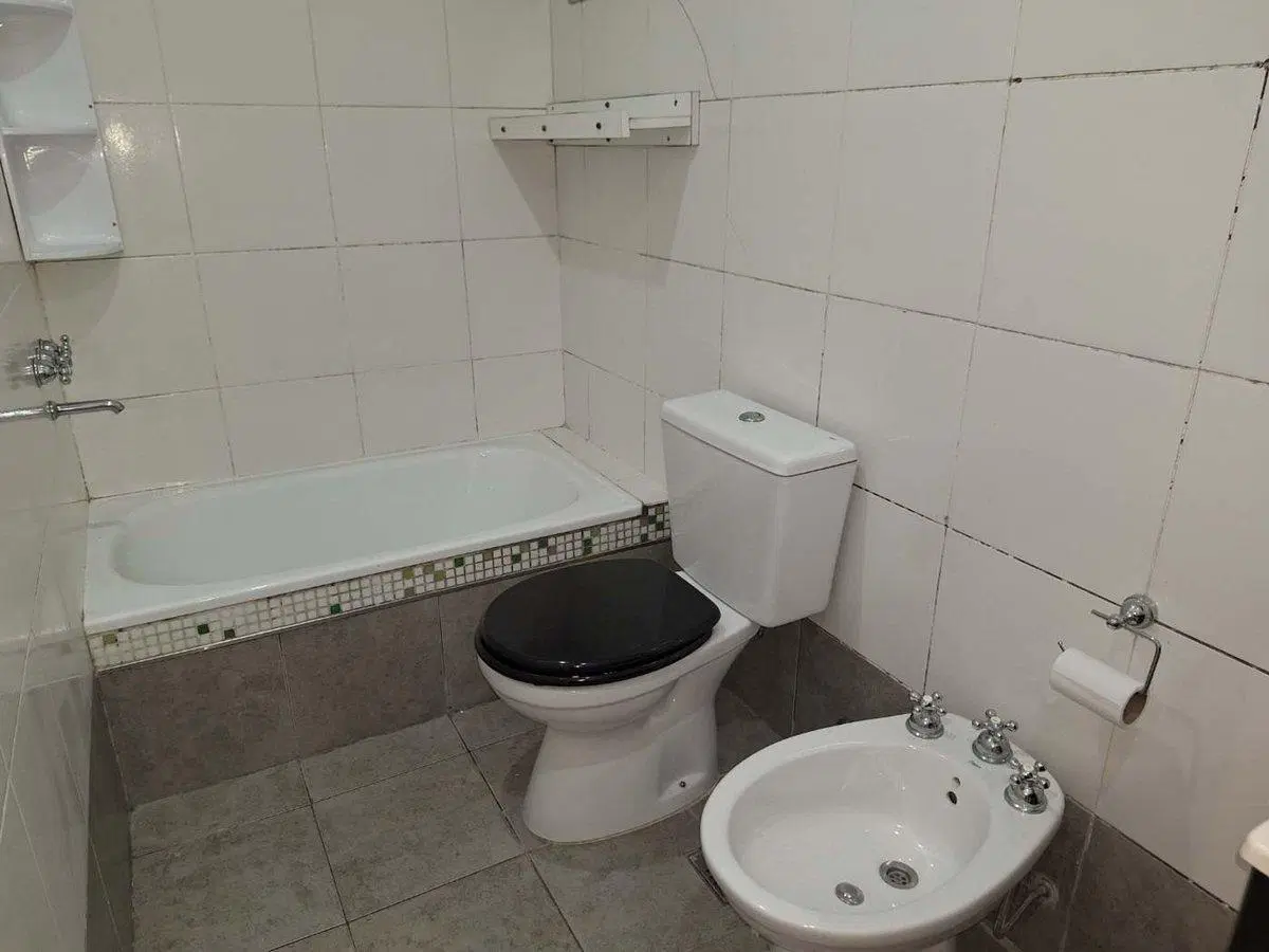 VENTA OFICINA LOCAL CON COCHERA FRENTE HAEDO NORTE 5