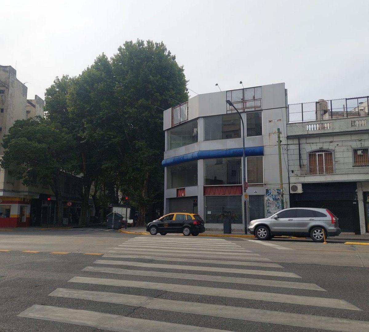 Local comercial de oficinas sobre Avenida, CABA