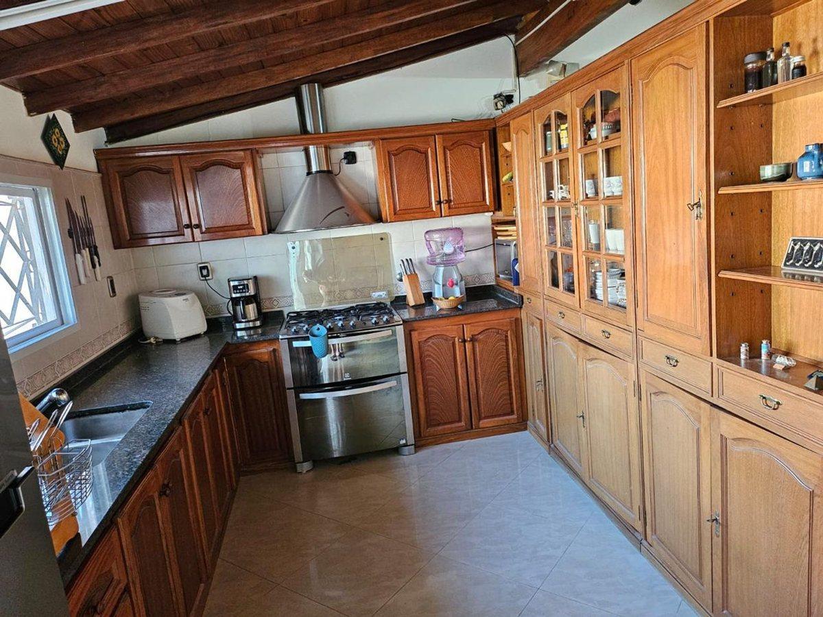 Foto de VENTA CASA 4 AMB JARDÍN Y COCHERA - CIUDAD JARDÍN, imagen 2
