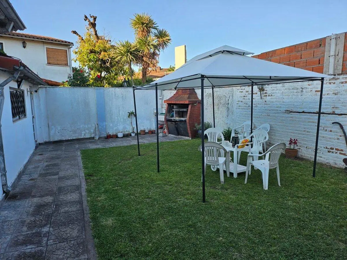 VENTA CASA 4 AMB JARDÍN Y COCHERA - CIUDAD JARDÍN 5