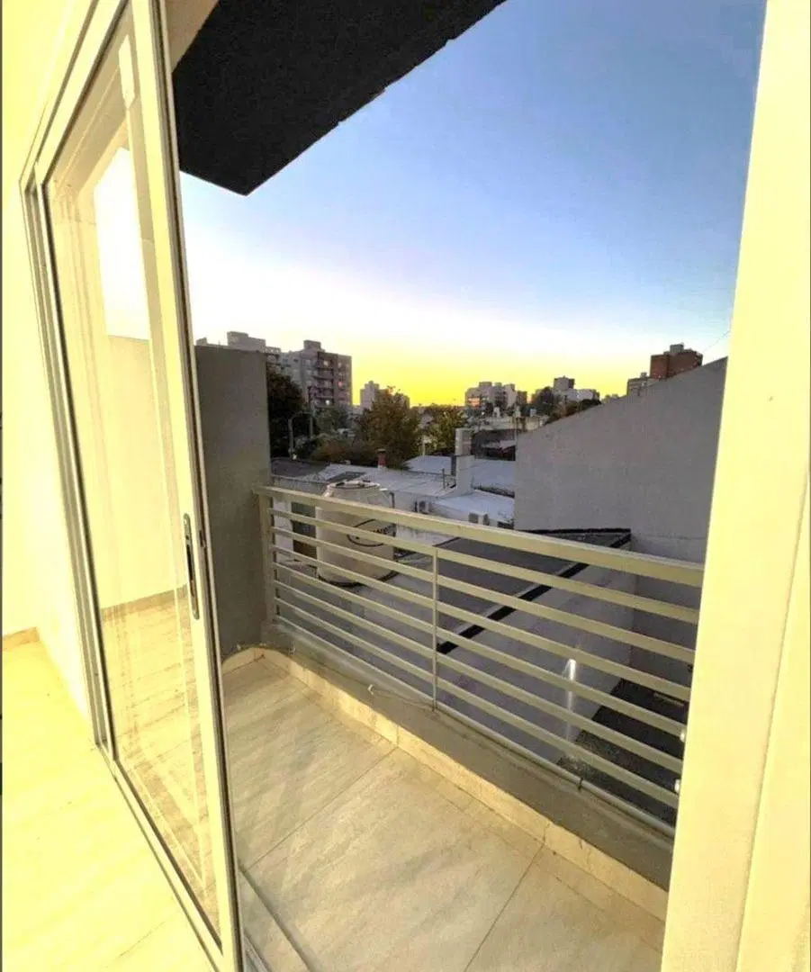 VENTA DEPARTAMENTO 2 AMBIENTES C/ COCHERA MORON 5