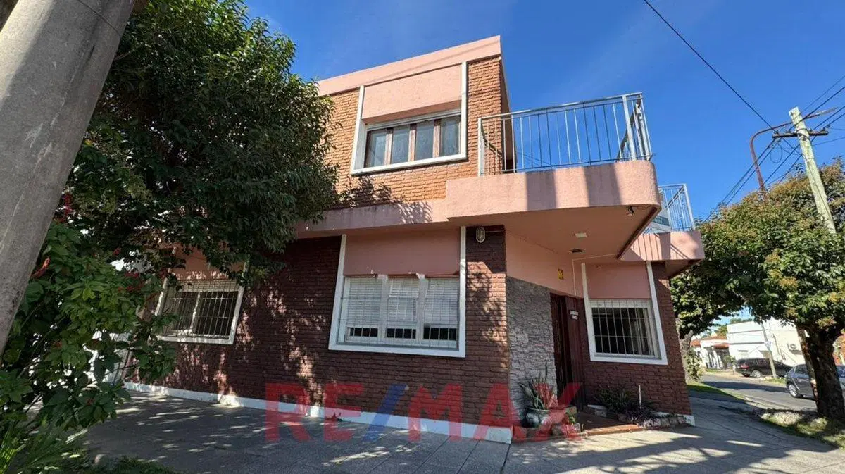 VENTA CASA 3 AMB + DEPARTAMENTO CON TERRAZA- HAEDO 3