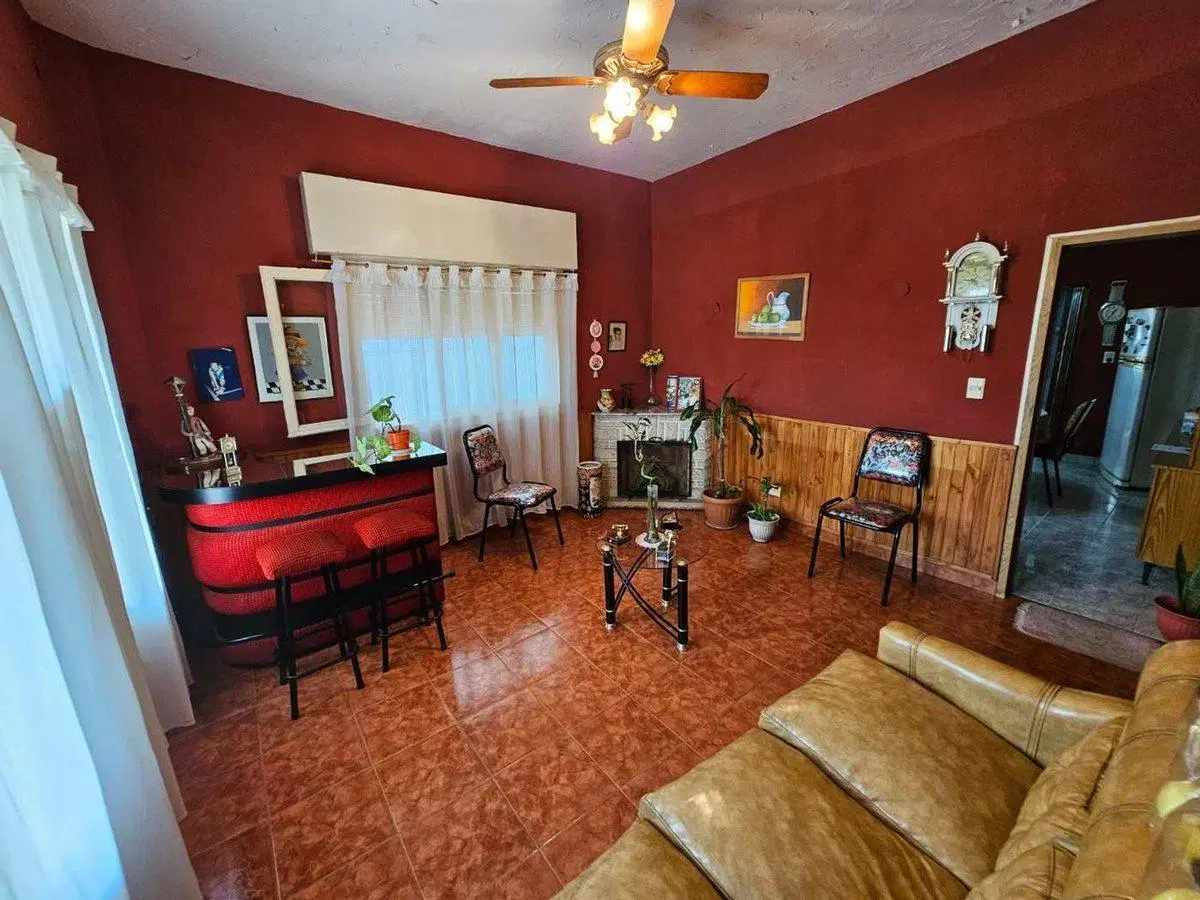 VENTA CASA 2 AMB AMPLIO FONDO GALERIA PARRILLA 3
