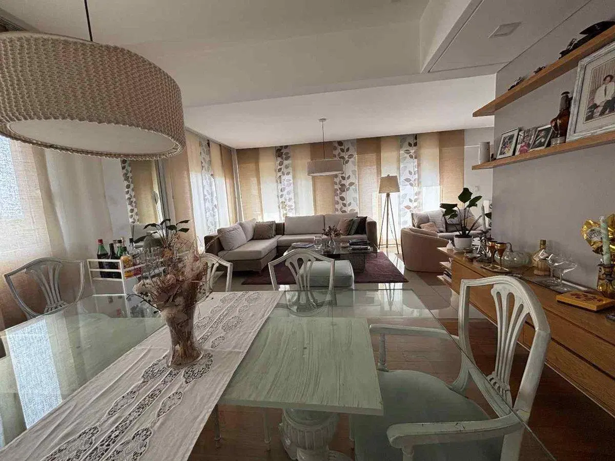 Venta depto de 4 amb, 2 cocheras  Ramos Mejia 5