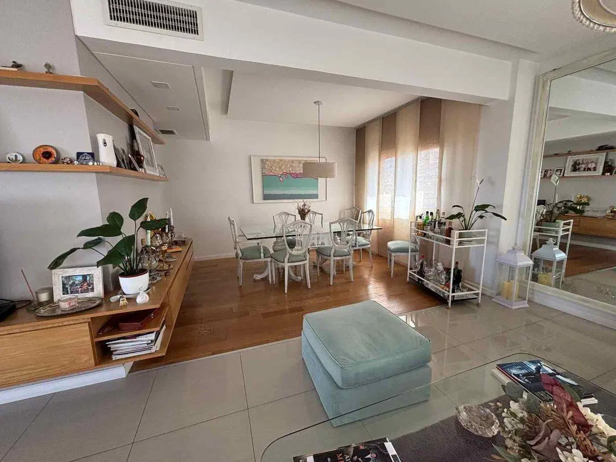 Venta depto de 4 amb, 2 cocheras  Ramos Mejia 2