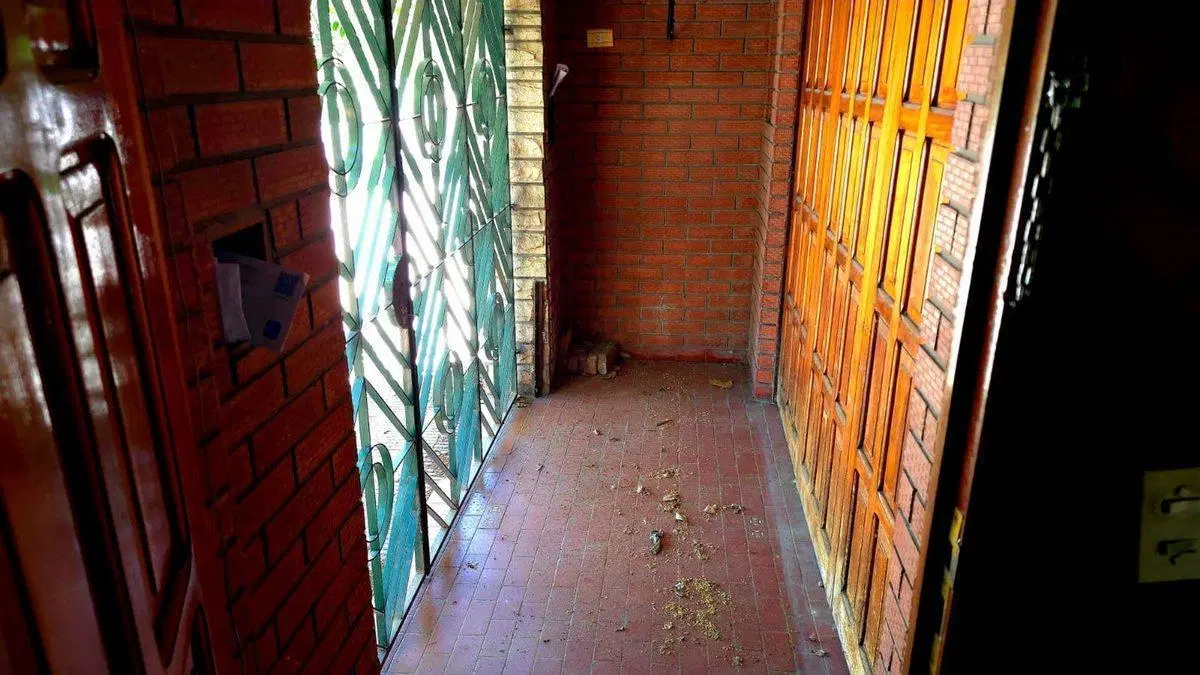 VENTA- CASA 3AMB. C/COCHERA +DEPTO 3AMB.- R. MEJÍA 4