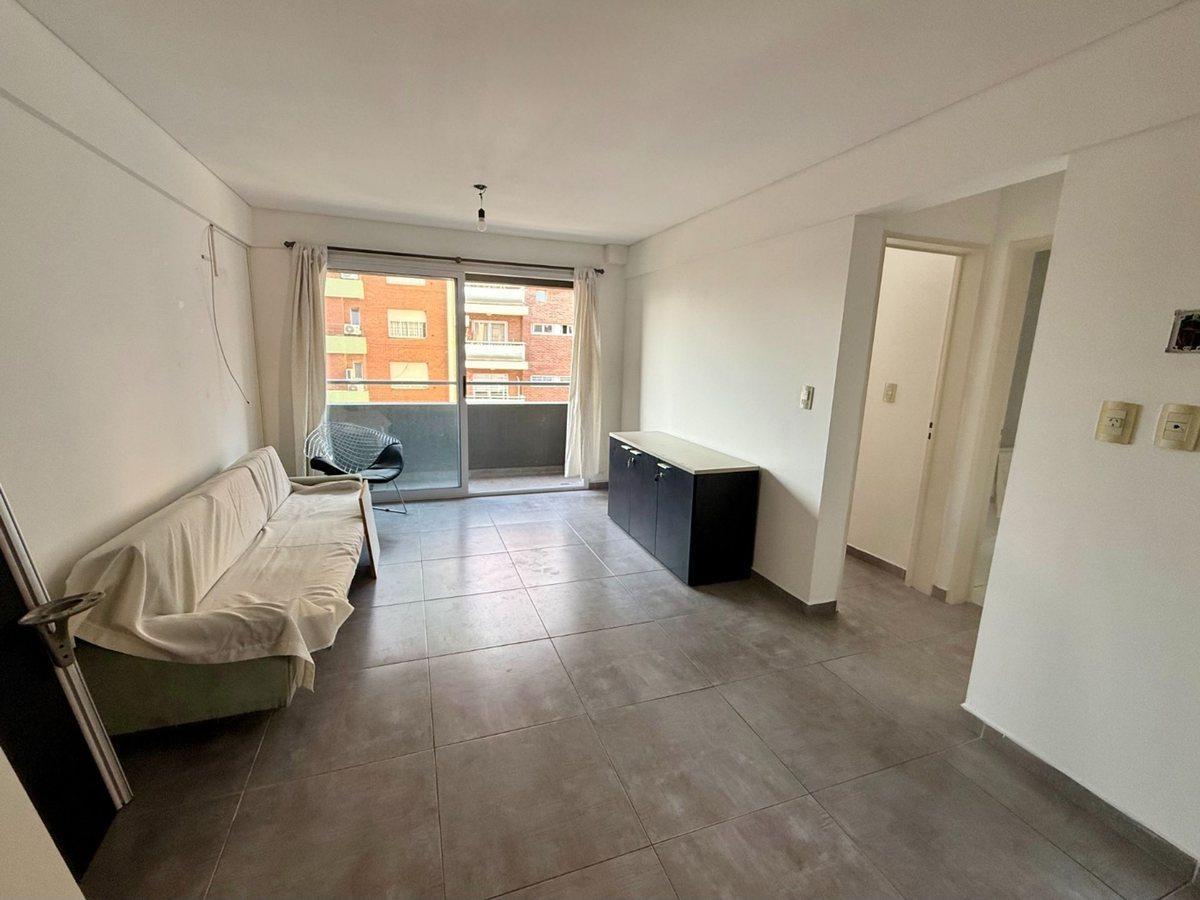 VENTA DPTO CASTELAR COCHERA BALCON TERRAZA PROPIA