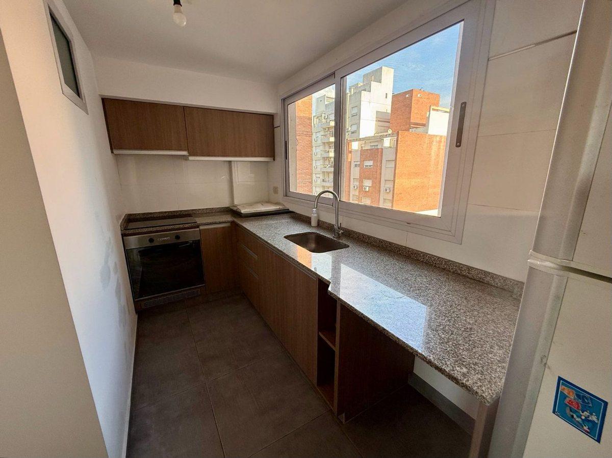 Foto de VENTA DPTO CASTELAR COCHERA BALCON TERRAZA PROPIA, imagen 2