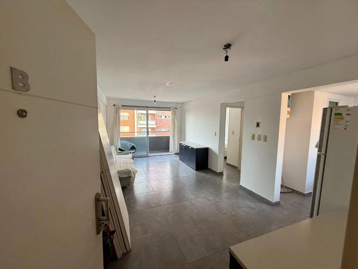 VENTA DPTO CASTELAR COCHERA BALCON TERRAZA PROPIA 3