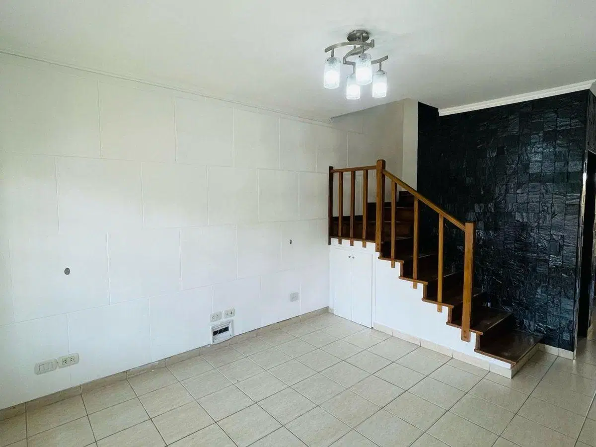 VENTA DUPLEX 4 AMB C/ COCHERA Y PATIO V. LUZURIAGA 3