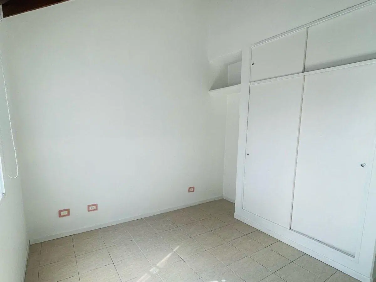 VENTA DUPLEX 4 AMB C/ COCHERA Y PATIO V. LUZURIAGA 5