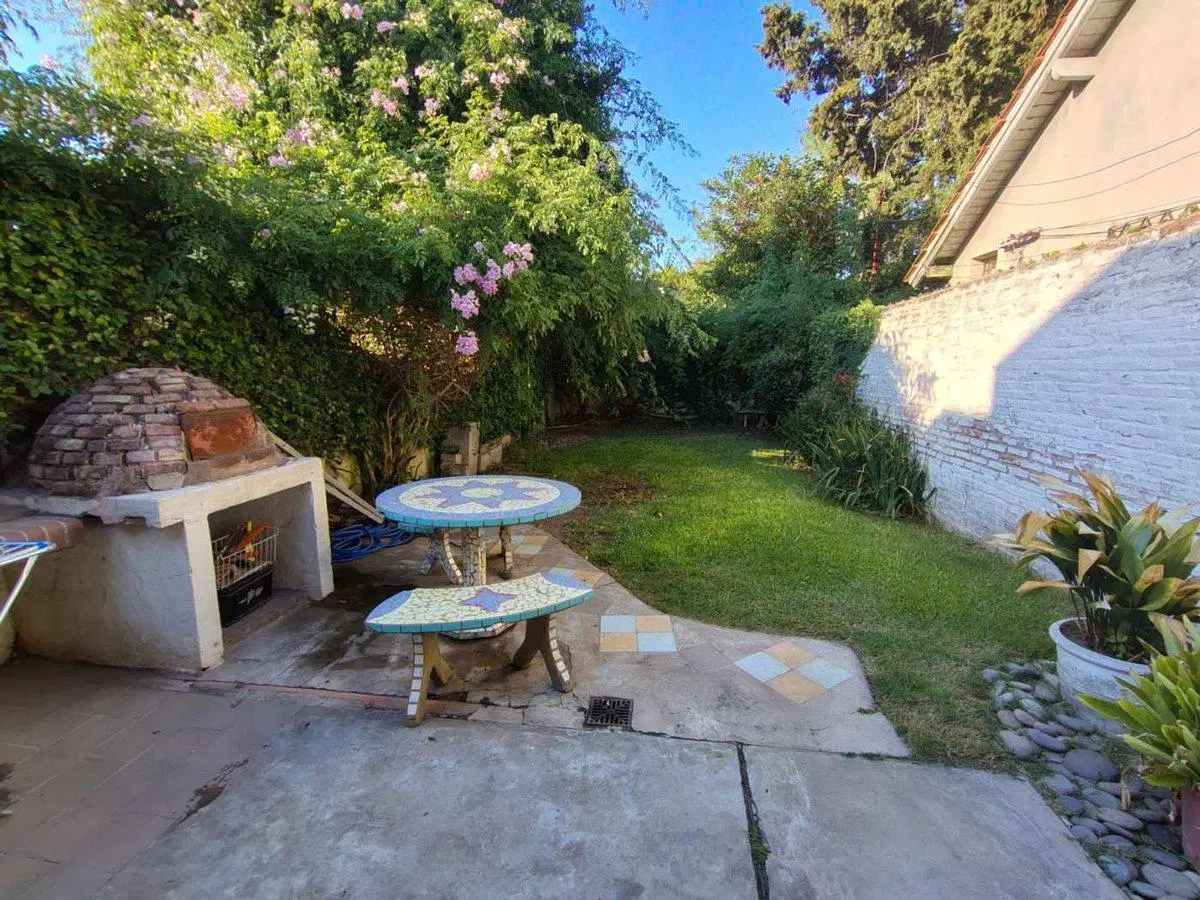 VENTA PH 3 AMB. c/ JARDIN y 2 COCHERAS -HURLINGHAM 8