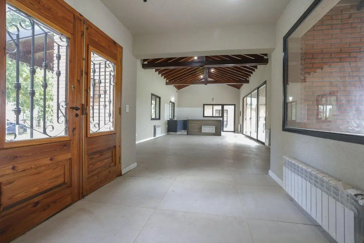 CASA ESTRENAR SANTA CATALINA LUJAN PERMUTA PILETA 5