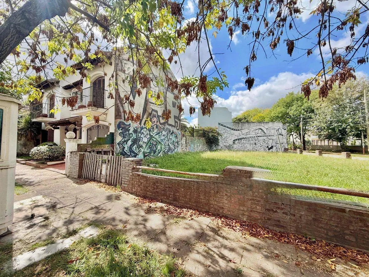 LOTE VENTA CASTELAR NORTE ESQUINA 4