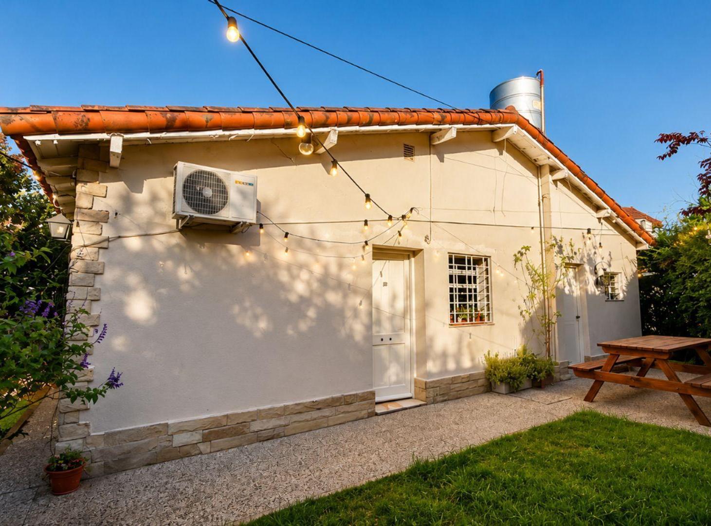 Casa 4 amb - 3 dormitorios y patio en Castelar