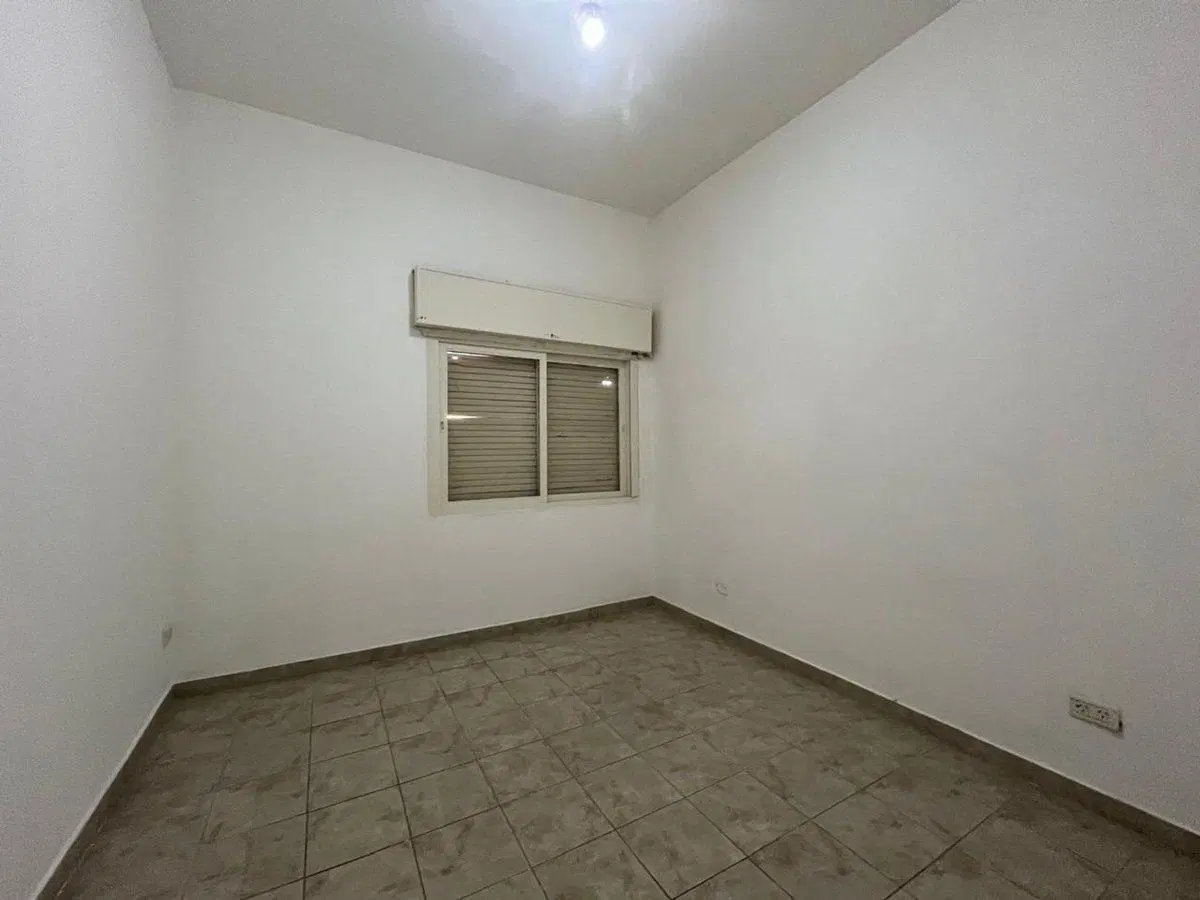 VENTA PH 3 AMB + ESCRITORIO EN PLANTA BAJA MORON 4
