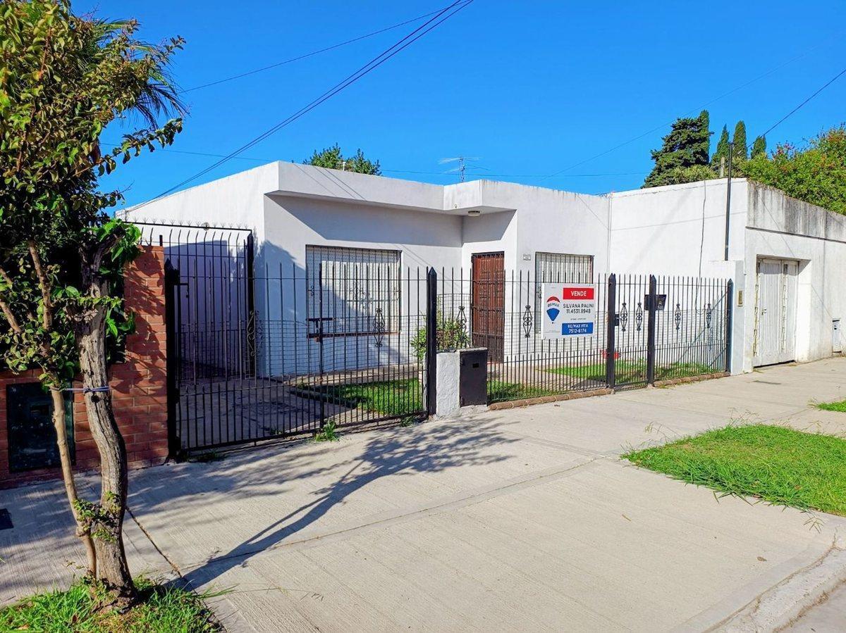 VENTA CASA ITUZAINGO 5 AMBIENTES