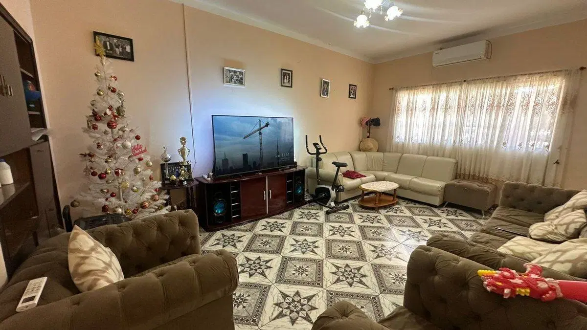 OPORTUNIDAD VENTA CASA + TALLER 232 M2 CIUDADELA 4