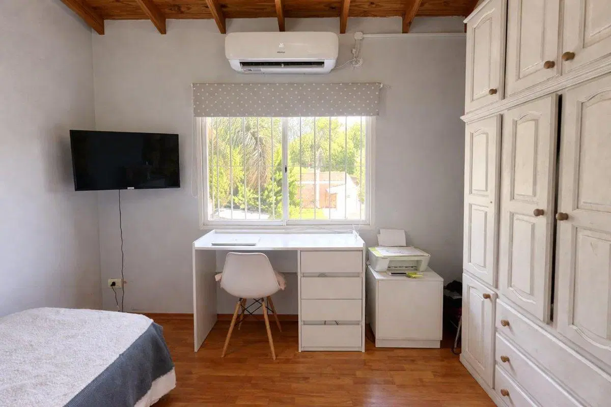 VENTA CASA 2 PLANTAS PILETA COCHERA ITUZAINGO 4