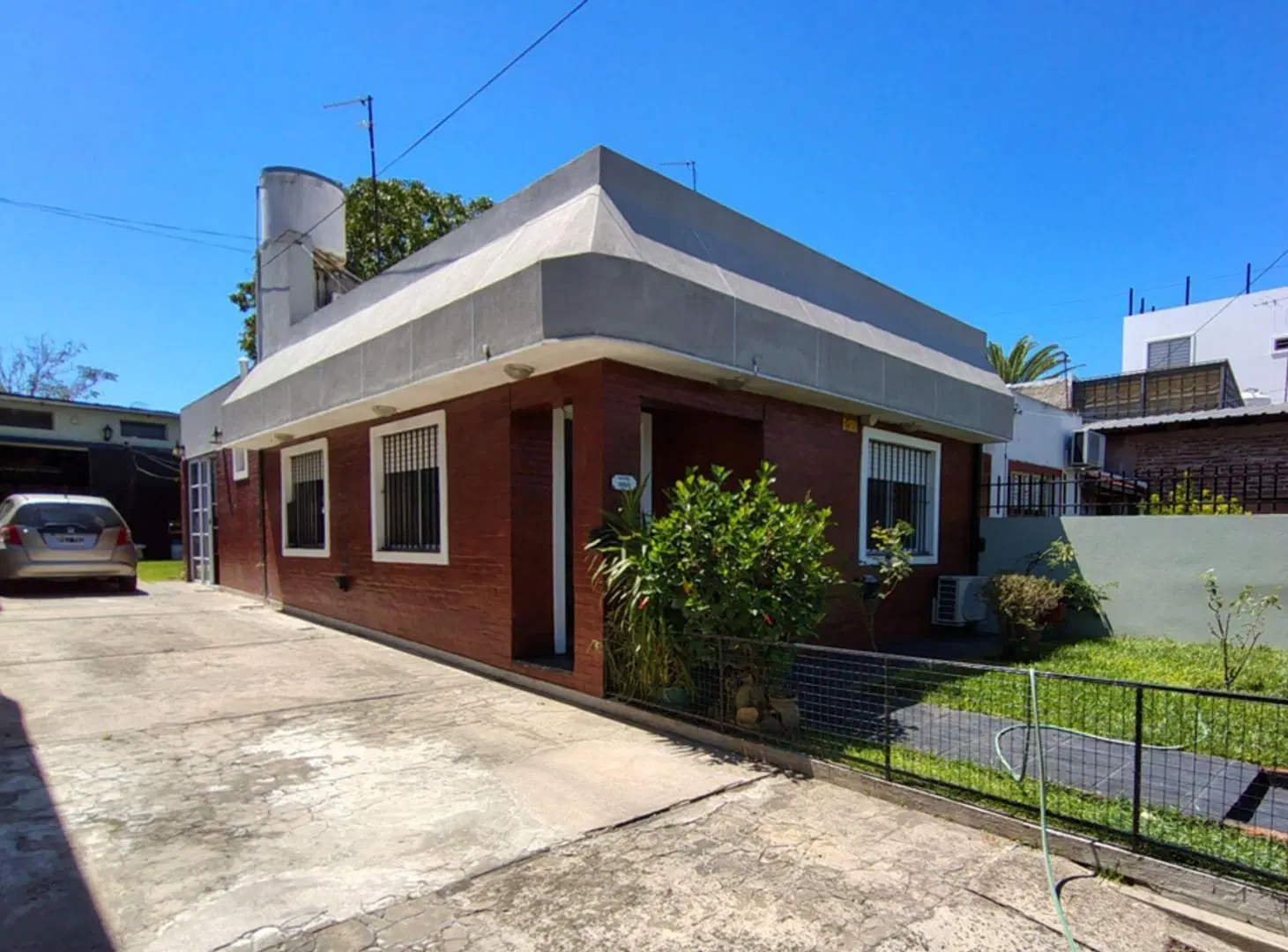 VENTA Casa con Jardín y Galpón - OPORTUNIDAD 4