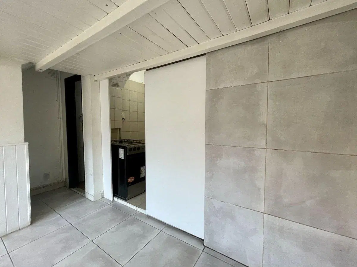 VENTA DEPTO AL FRENTE ITUZAINGO CENTRO APTO PROF 5