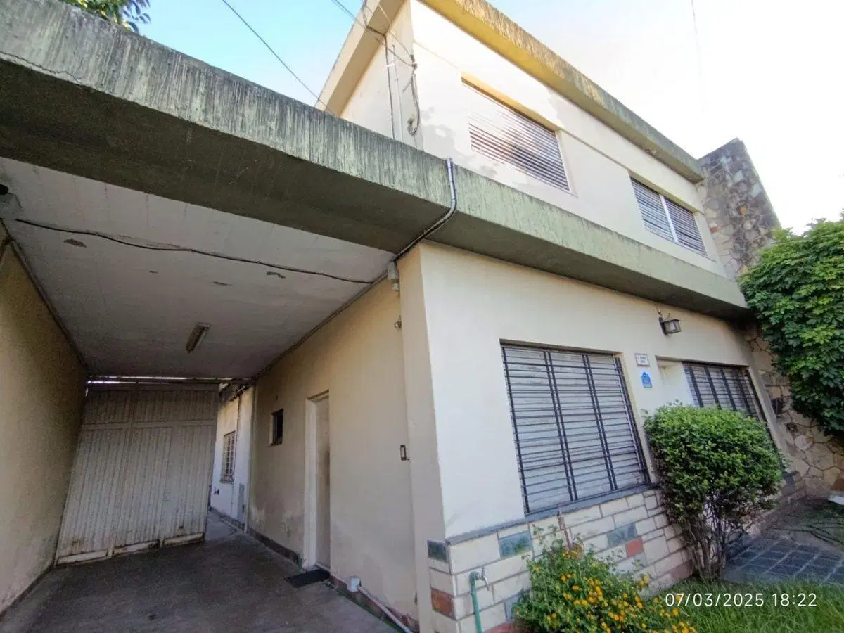 VENTA CASA 5 AMB C/DEPOSITO AP CREDITO EN HAEDO 5