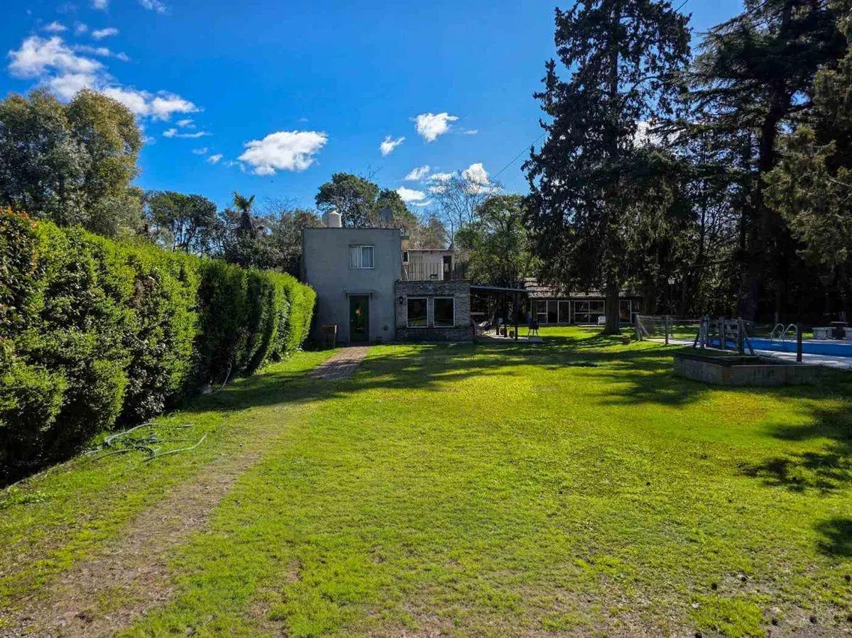 OPORTUNIDAD INVERSION QUINTA 2430M2 PILETA QUINCHO 5