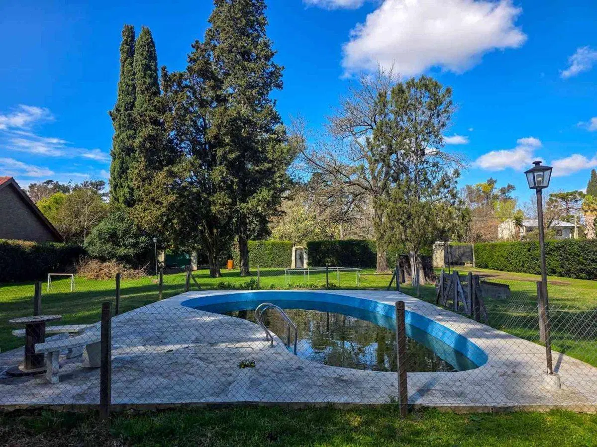 OPORTUNIDAD INVERSION QUINTA 2430M2 PILETA QUINCHO 4