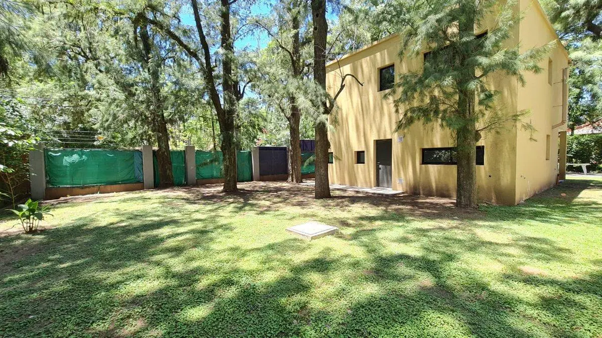 VENTA CASA 4 AMB  PARQUE LELOIR APTO CREDITO 5