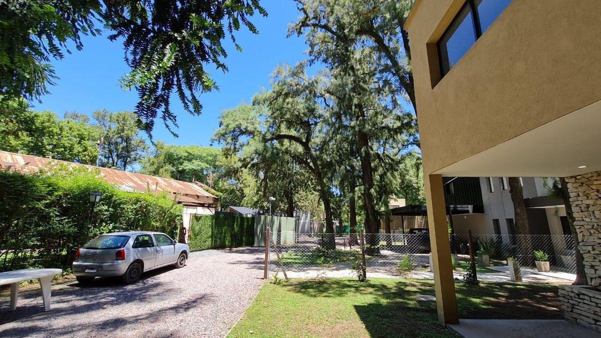 VENTA CASA 4 AMB PARQUE LELOIR APTO CREDITO