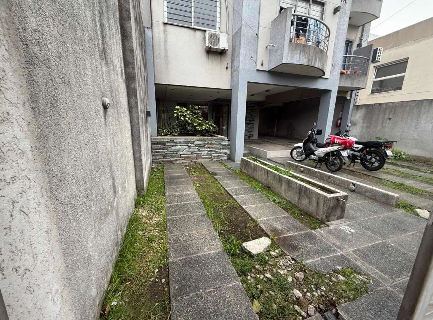 VENTA COCHERA UF DESCUBIERTA MORÓN 4
