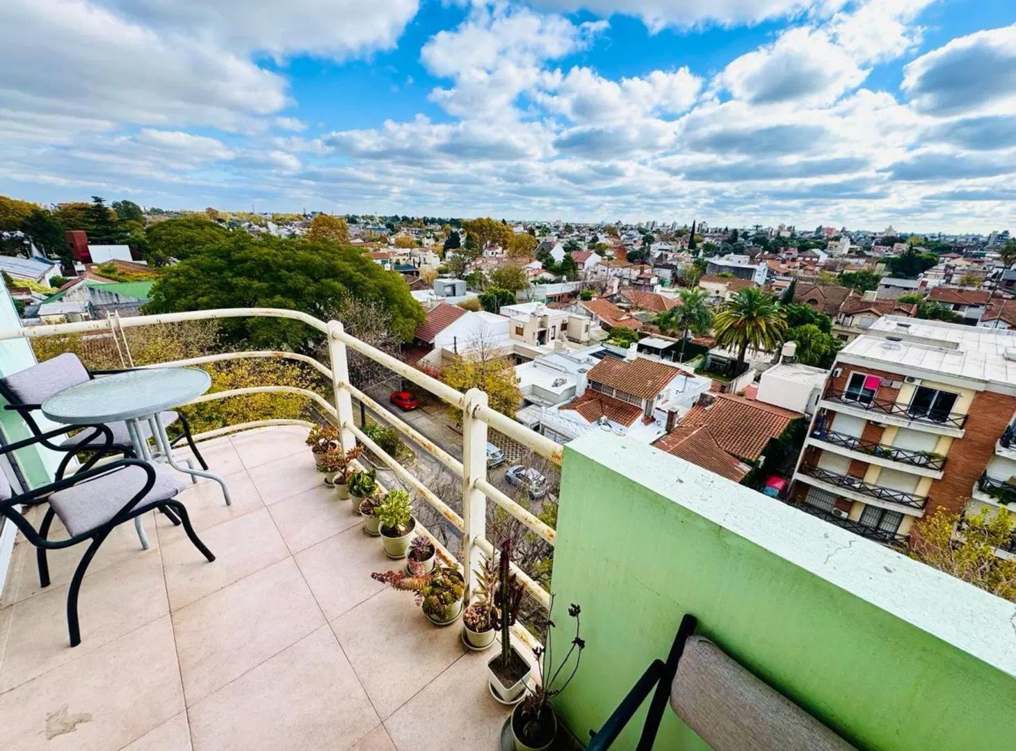 VENTA DPTO 2 AMBIENTES COCHERA Y BAULERA EN HAEDO 2