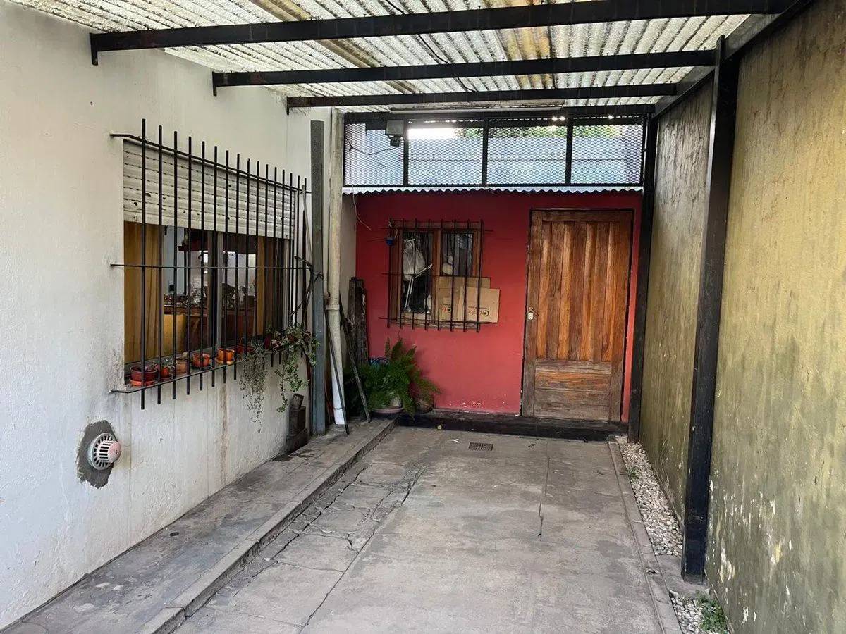 VENTA CASA + LOCAL GENERAL RODRIGUEZ CENTRO 8